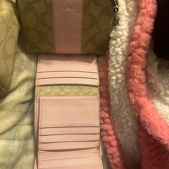 Coach bundle - Picture 2 of 4